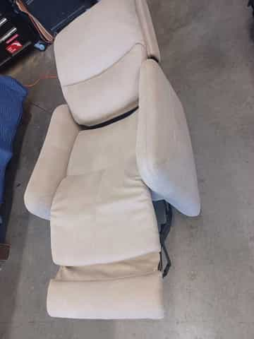 Power Recliner - Gallery Image 6